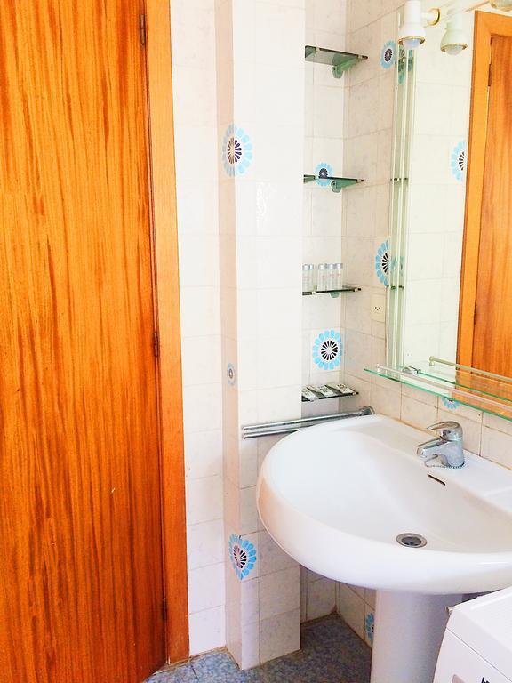 Hostal La Marina Платжа-д'Ару Екстер'єр фото