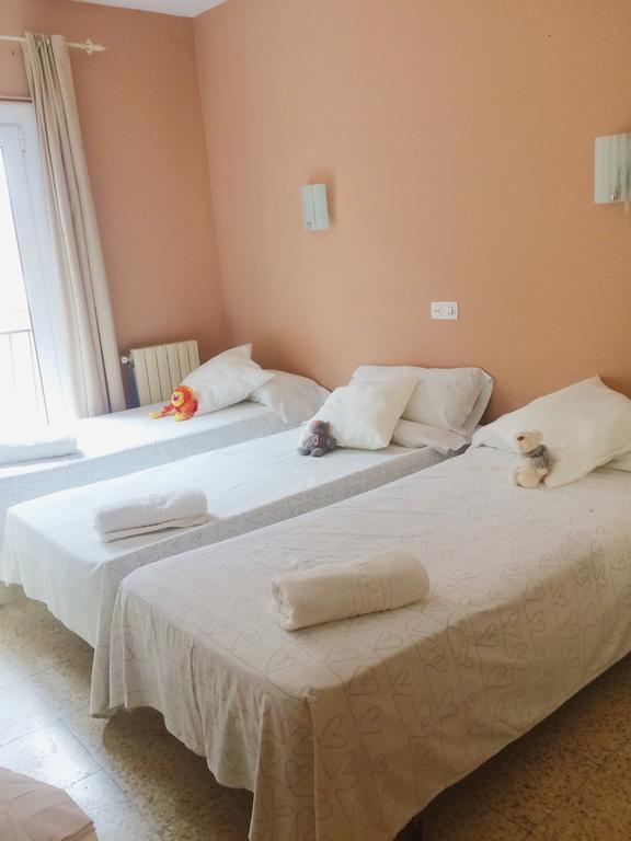 Hostal La Marina Платжа-д'Ару Екстер'єр фото