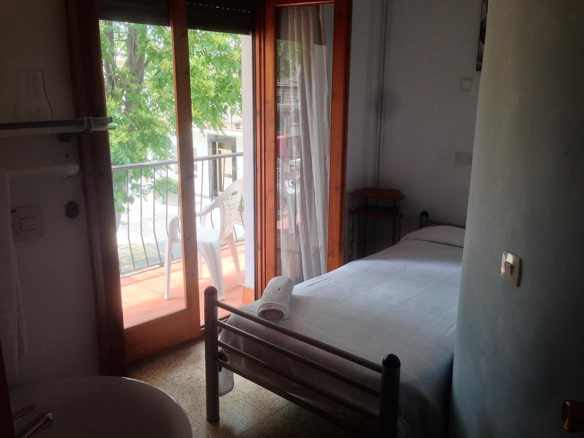 Hostal La Marina Платжа-д'Ару Екстер'єр фото