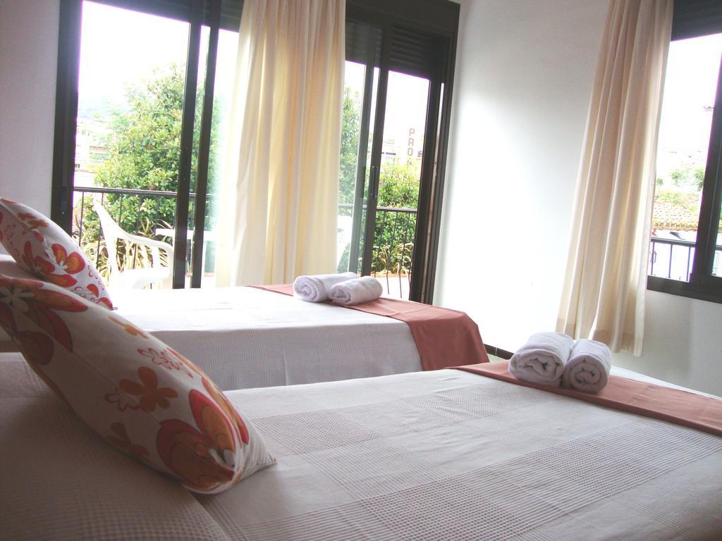 Hostal La Marina Платжа-д'Ару Номер фото