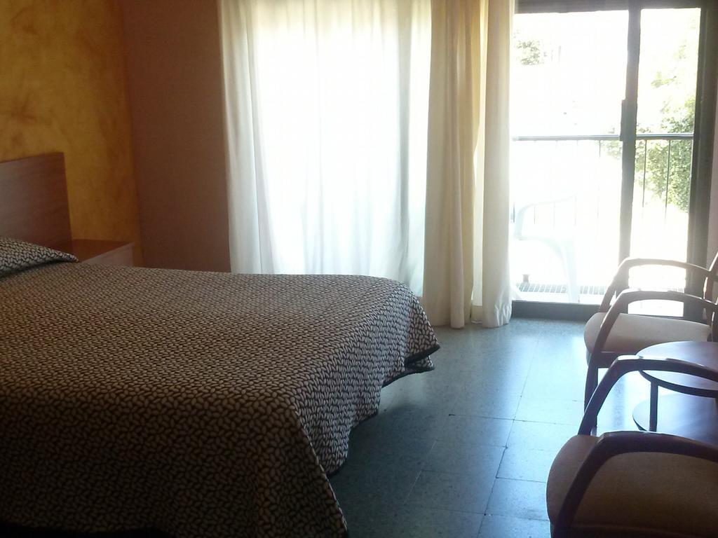 Hostal La Marina Платжа-д'Ару Екстер'єр фото