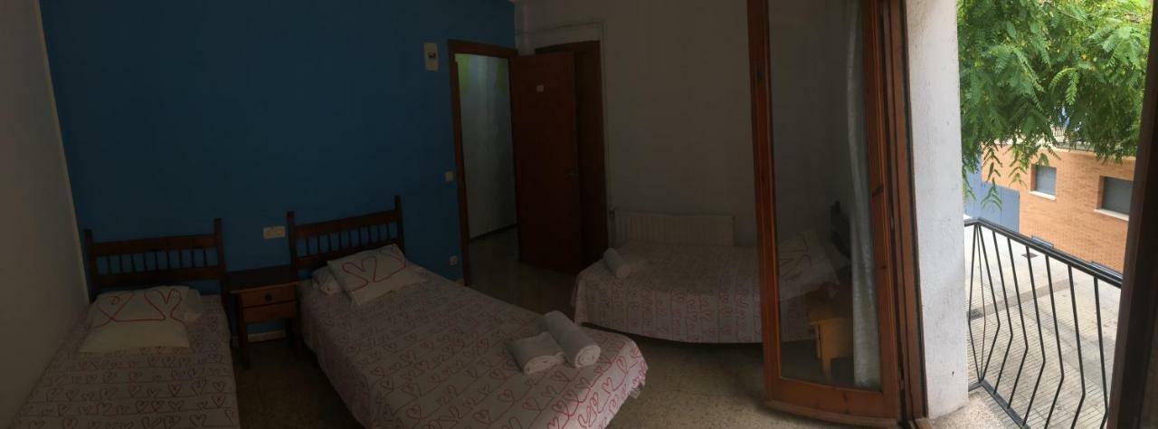 Hostal La Marina Платжа-д'Ару Екстер'єр фото
